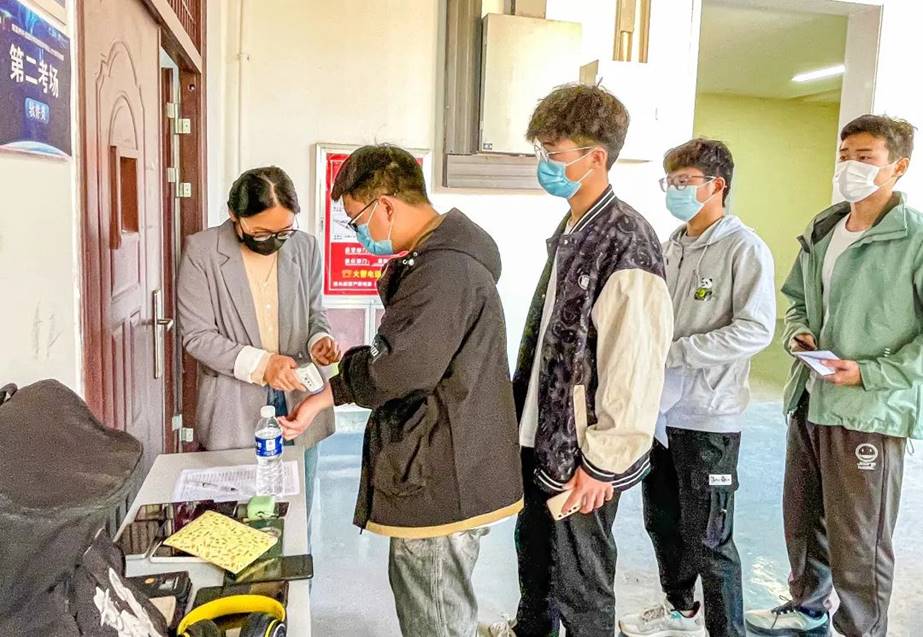 洛阳科技职业英皇娱乐场
成功举办第十三届“蓝桥杯”河南省赛 洛阳科技职业英皇娱乐场
成功举办第十三届“蓝桥杯”河南省赛