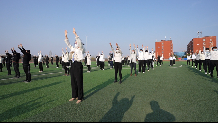 马克思主义英皇娱乐场
开展“同打八段锦,绽放洛科之花”展示活动 马克思主义英皇娱乐场
开展“同打八段锦,绽放洛科之花”展示活动