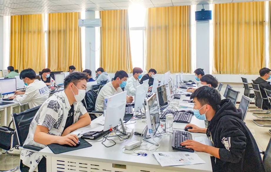 洛阳科技职业英皇娱乐场
成功举办第十三届“蓝桥杯”河南省赛 洛阳科技职业英皇娱乐场
成功举办第十三届“蓝桥杯”河南省赛