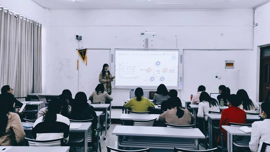 以赛促教！电子商务英皇娱乐场
积极组织教师参加2022年高职教育教学竞赛