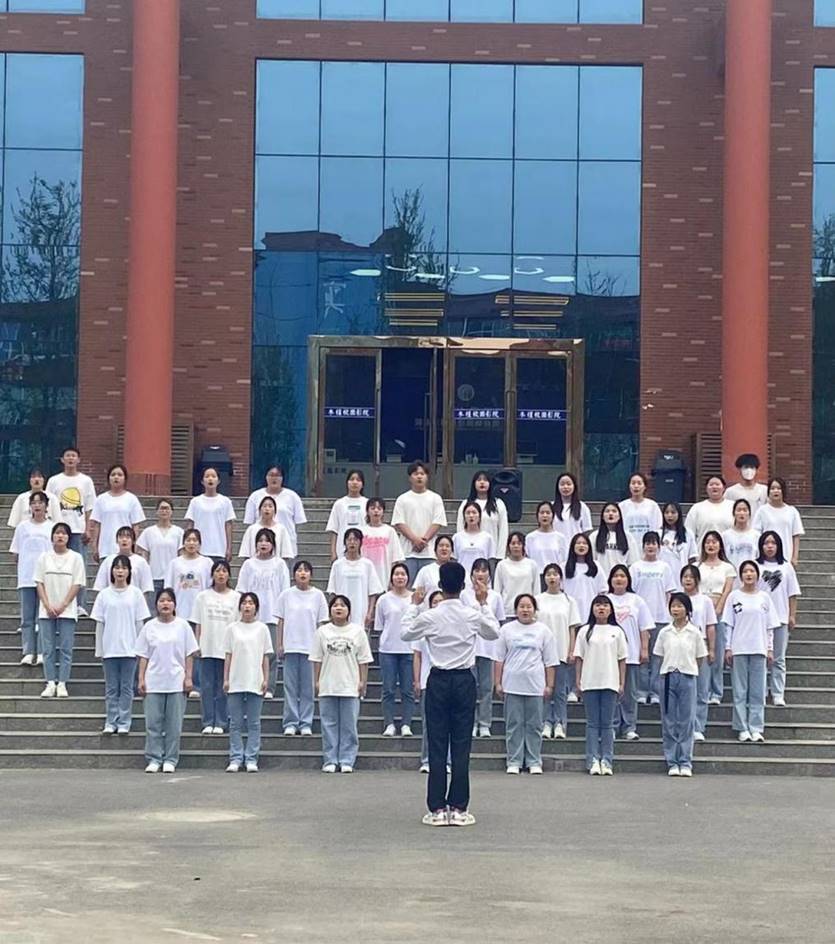 教育英皇娱乐场
组织建团百年合唱比赛 教育英皇娱乐场
组织建团百年合唱比赛