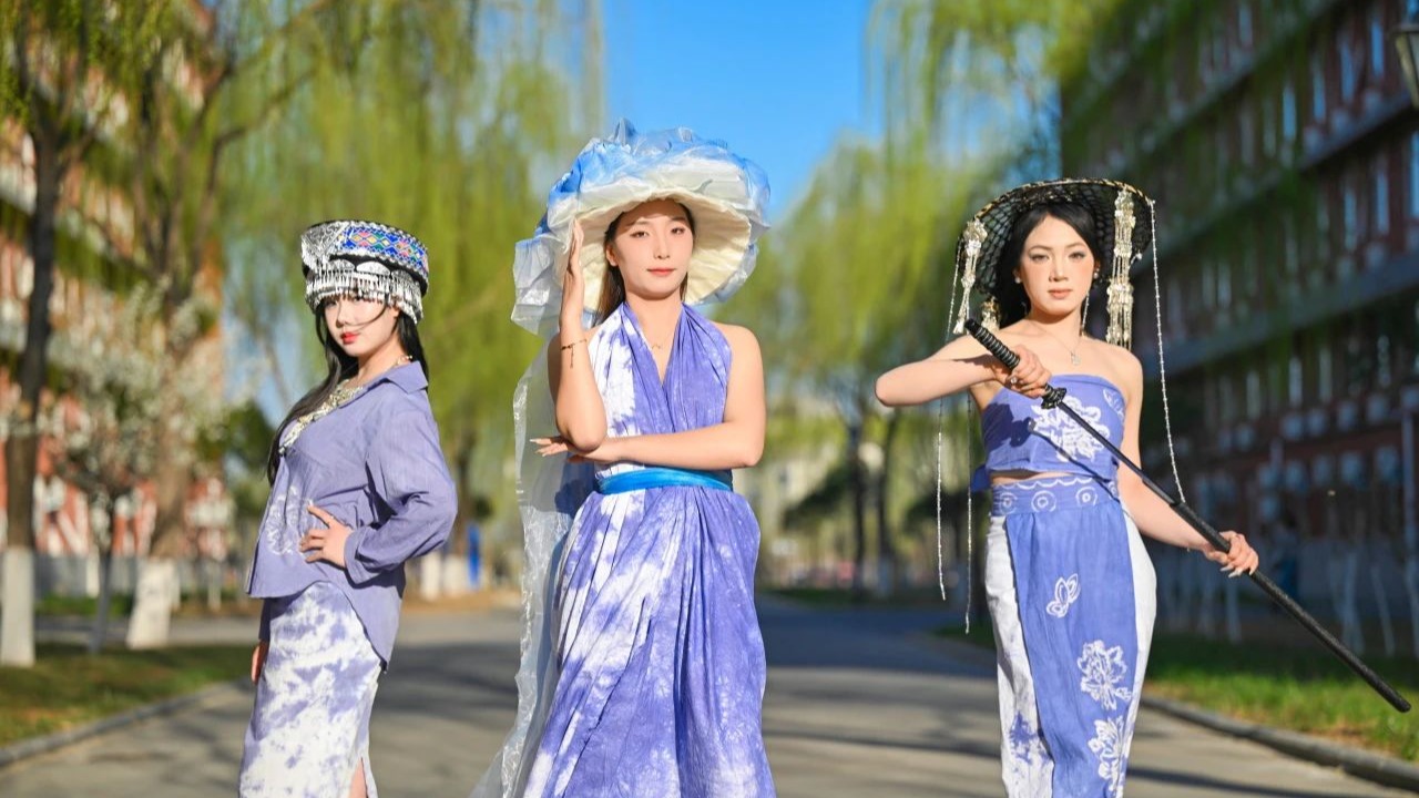 洛阳科技职业英皇娱乐场
创意时装大赛：解锁非遗传承的创新密码