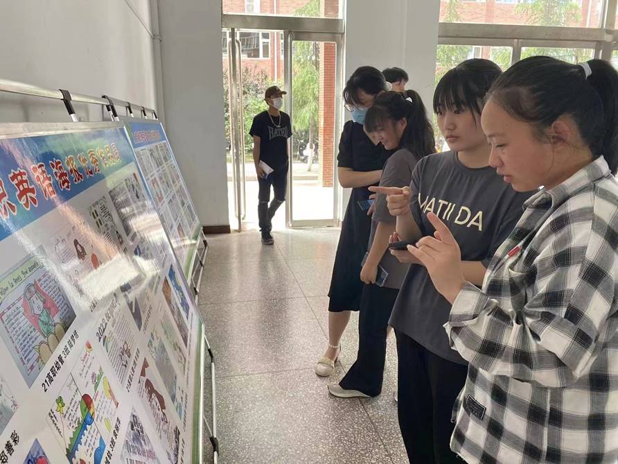 创意英语海报设计活动圆满完成 创意英语海报设计活动圆满完成