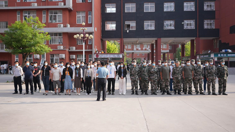 电子商务英皇娱乐场
联合保卫处、公寓中心举办消防安全应急疏散演练 电子商务英皇娱乐场
联合保卫处、公寓中心举办消防安全应急疏散演练