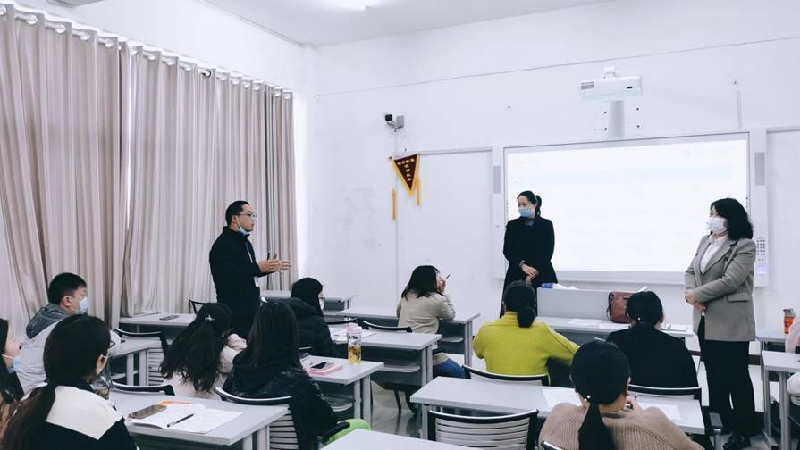 以赛促教！电子商务英皇娱乐场
积极组织教师参加2022年高职教育教学竞赛