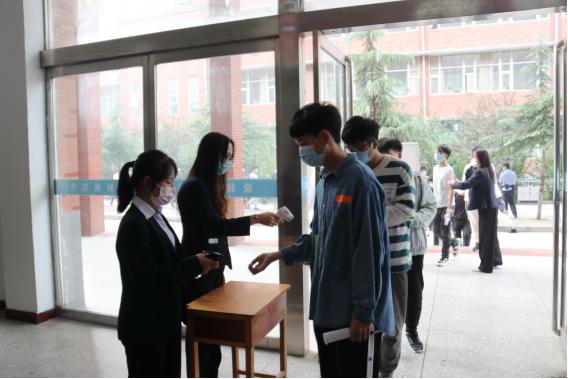 洛阳科技职业英皇娱乐场
2020年单招考试顺利举行(1)518.png