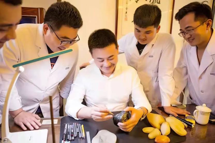 玉雕传承人张嘉伟