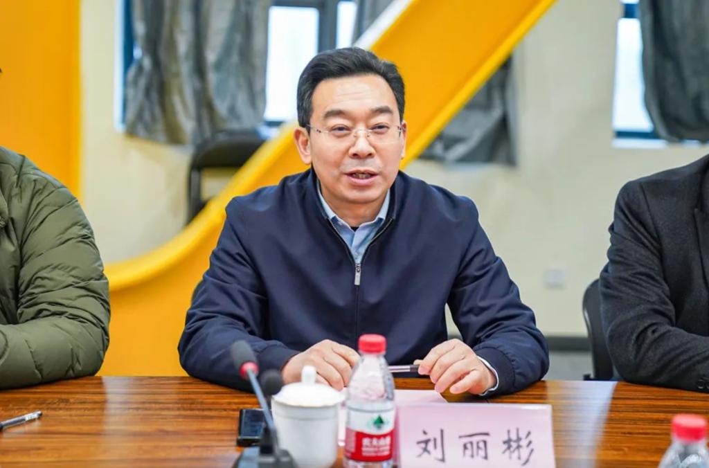 洛阳科技职业英皇娱乐场
与洛阳广电传媒集团举行校企合作签约仪式 洛阳科技职业英皇娱乐场
与洛阳广电传媒集团举行校企合作签约仪式