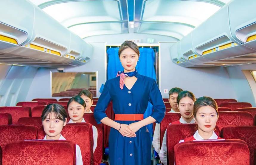 校长刘丽彬博士受邀参加南方航空第一届产教融合研讨会 校长刘丽彬博士受邀参加南方航空第一届产教融合研讨会