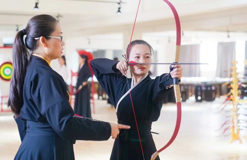 英皇娱乐场
“礼射表演与汉弓制作工坊实验室”开班 英皇娱乐场
“礼射表演与汉弓制作工坊实验室”开班