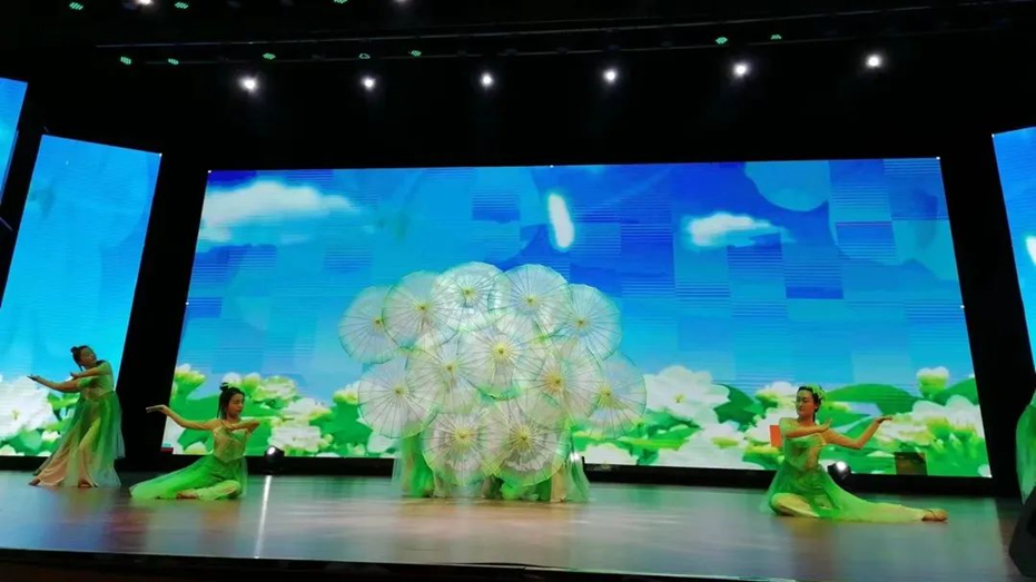 洛阳英皇娱乐场
开展丰富多彩的文体活动提升生师体验 洛阳英皇娱乐场
开展丰富多彩的文体活动提升生师体验