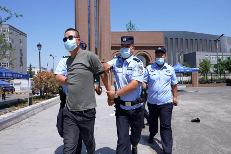 校警联合开展反恐防暴演练 提高英皇娱乐场
处理突发事件能力 校警联合开展反恐防暴演练 提高英皇娱乐场
处理突发事件能力