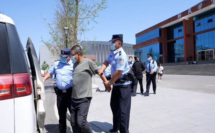 校警联合开展反恐防暴演练 提高英皇娱乐场
处理突发事件能力 校警联合开展反恐防暴演练 提高英皇娱乐场
处理突发事件能力