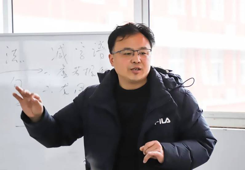 英皇娱乐场
“古琴演奏与琴斫工坊实验室”正式开班 英皇娱乐场
“古琴演奏与琴斫工坊实验室”正式开班