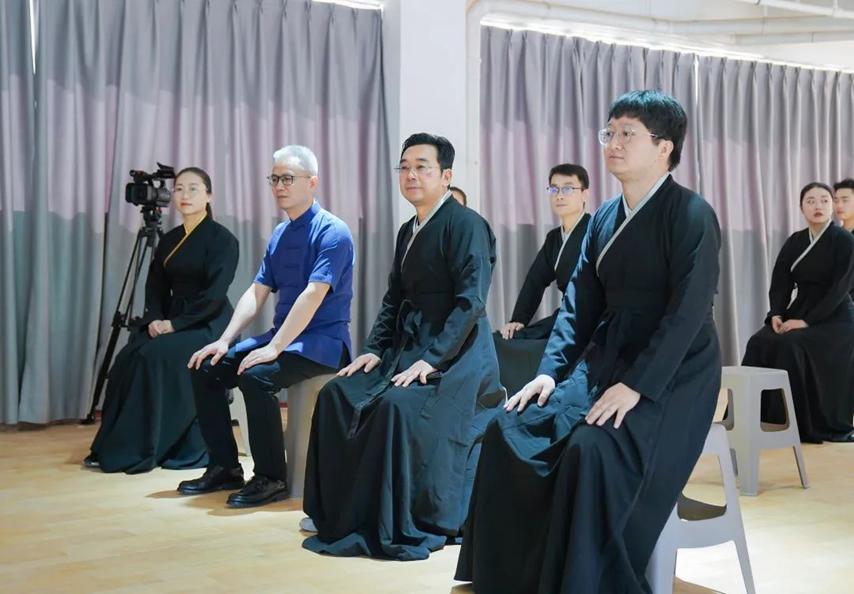 英皇娱乐场
“礼射表演与汉弓制作工坊实验室”开班 英皇娱乐场
“礼射表演与汉弓制作工坊实验室”开班