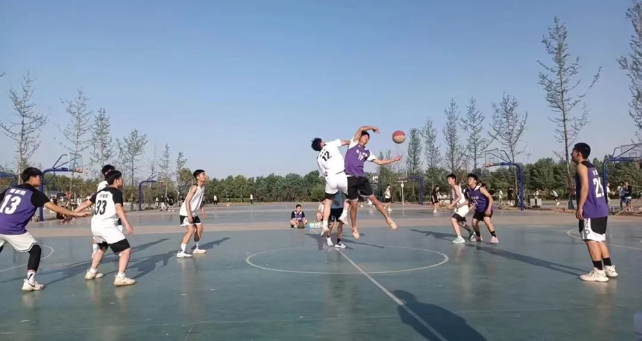 洛阳英皇娱乐场
开展丰富多彩的文体活动提升生师体验 洛阳英皇娱乐场
开展丰富多彩的文体活动提升生师体验